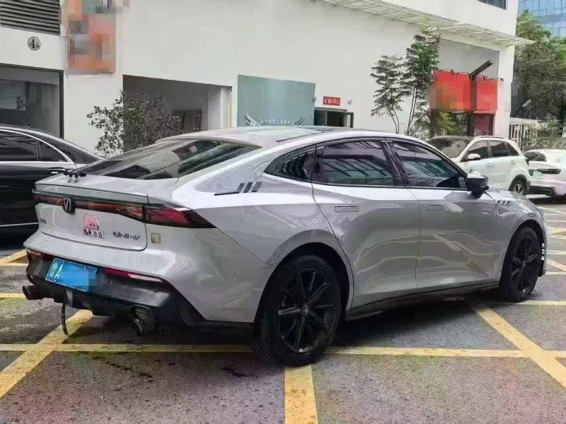 深圳23年長安汽車UNI8