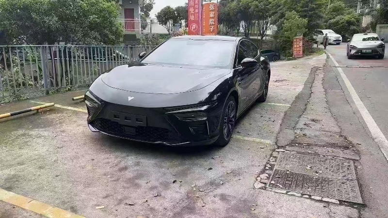 重庆23年哪吒S1