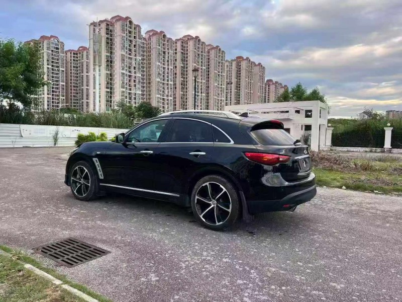 北海12年英菲尼迪FX357
