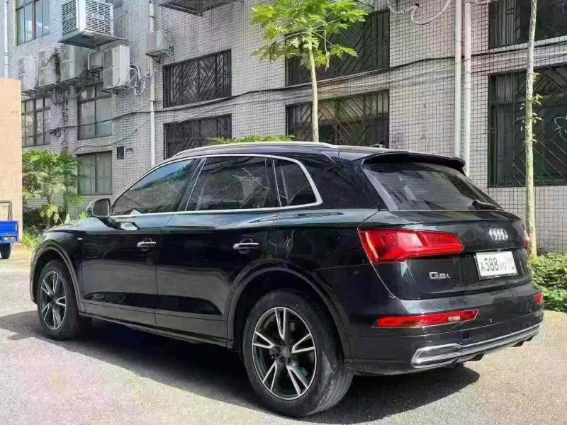 江门20年奥迪Q59