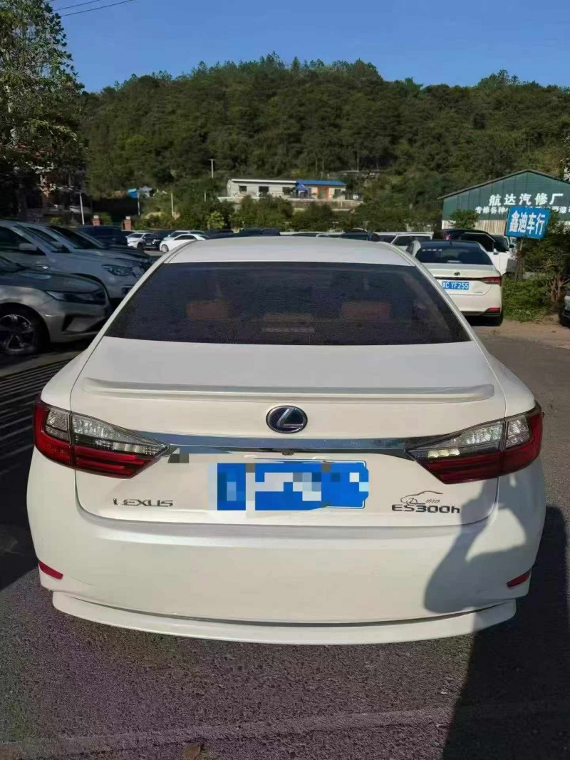 北海18年雷克萨斯ES6