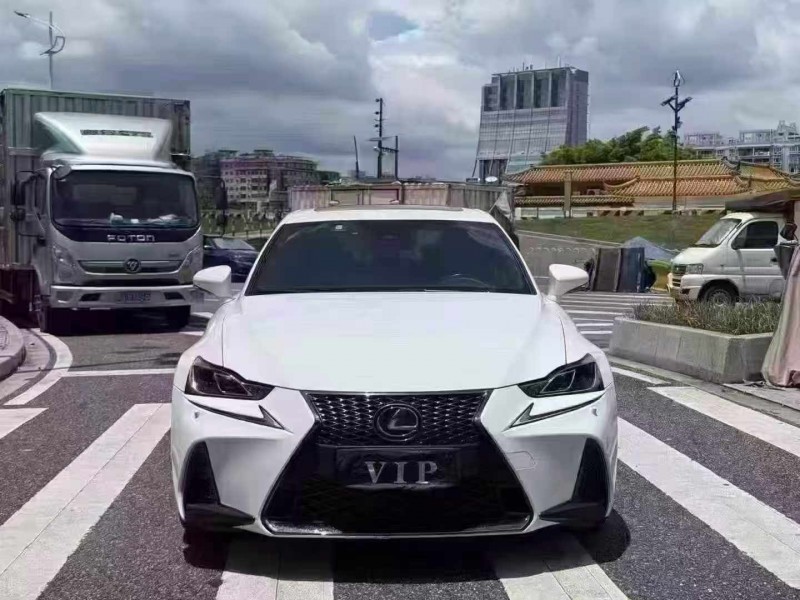 汕头19年雷克萨斯IS1