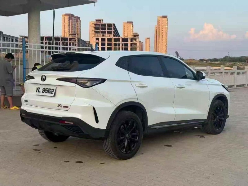 鄭州25年長安汽車歐尚8