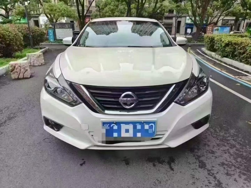 紹興17年日產天籟1