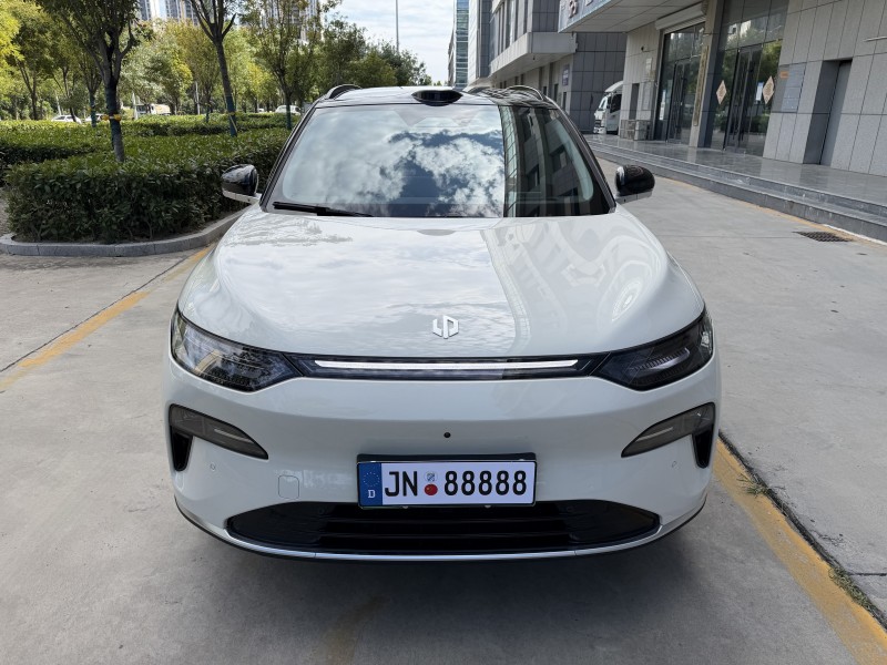 濟寧26年零跑汽車C111