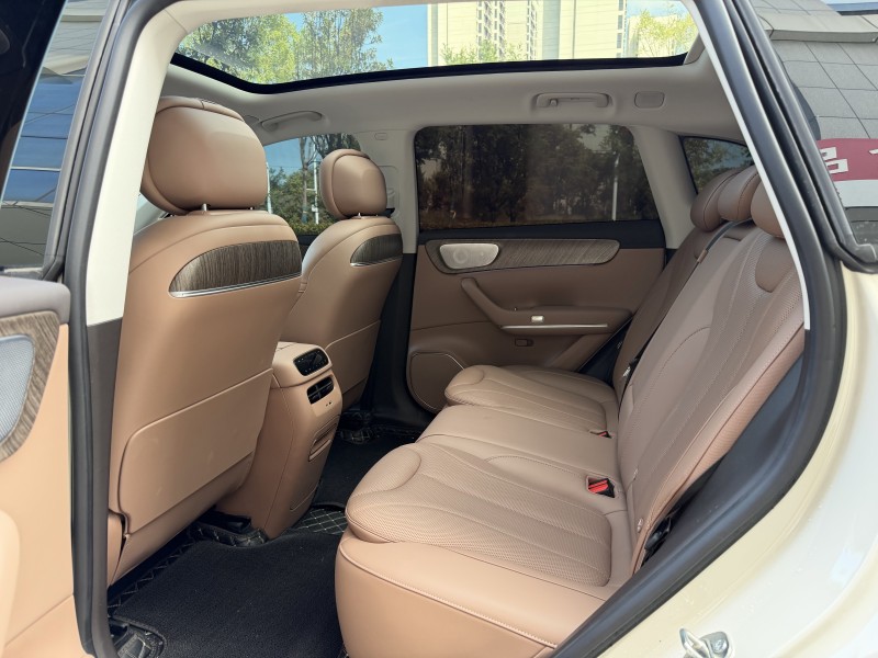 濟寧26年零跑汽車C117