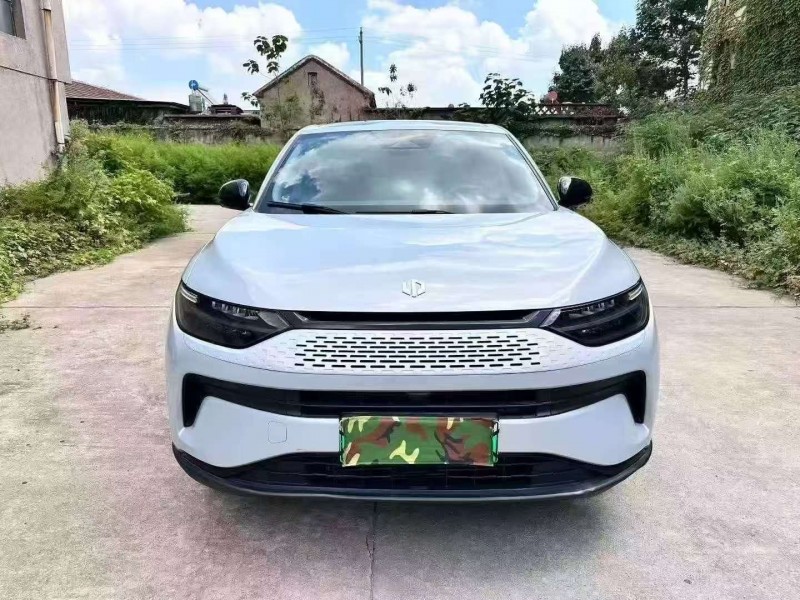 濰坊23年零跑汽車C111
