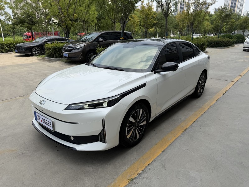 濟寧23年長安汽車啟源2