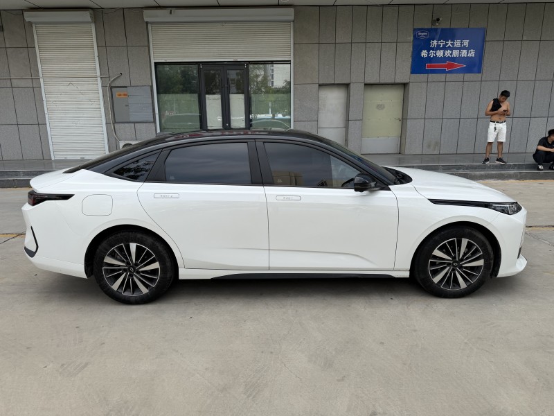 濟寧23年長安汽車啟源3