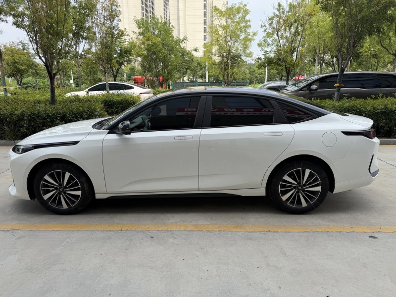 濟寧23年長安汽車啟源8