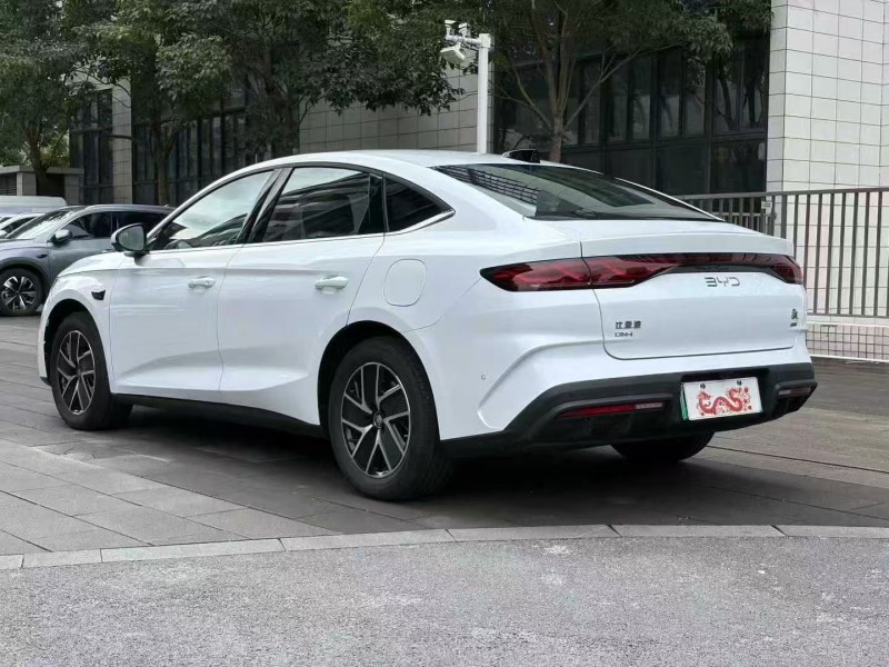 广州26年比亚迪秦8