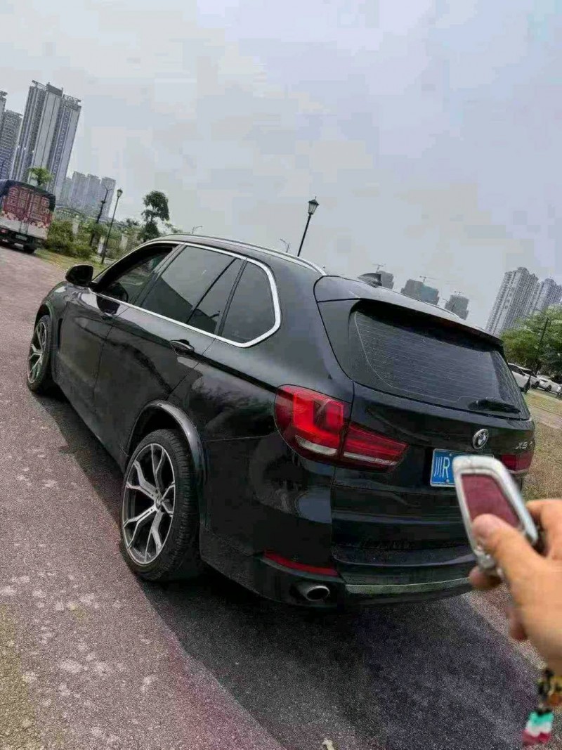 南寧14年寶馬X59
