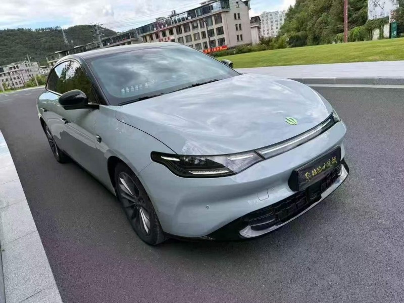 嘉興25年零跑汽車C113