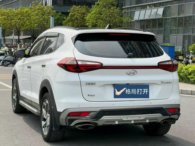 东莞20年现代途胜5