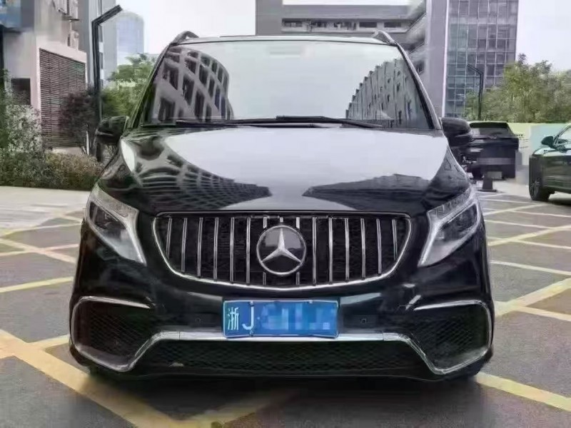 深圳19年奔馳威霆1