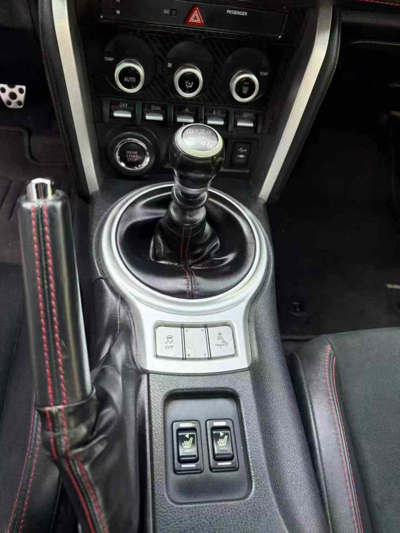 江門17年斯巴魯BRZ6