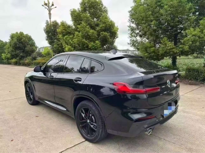 东营21年宝马X47