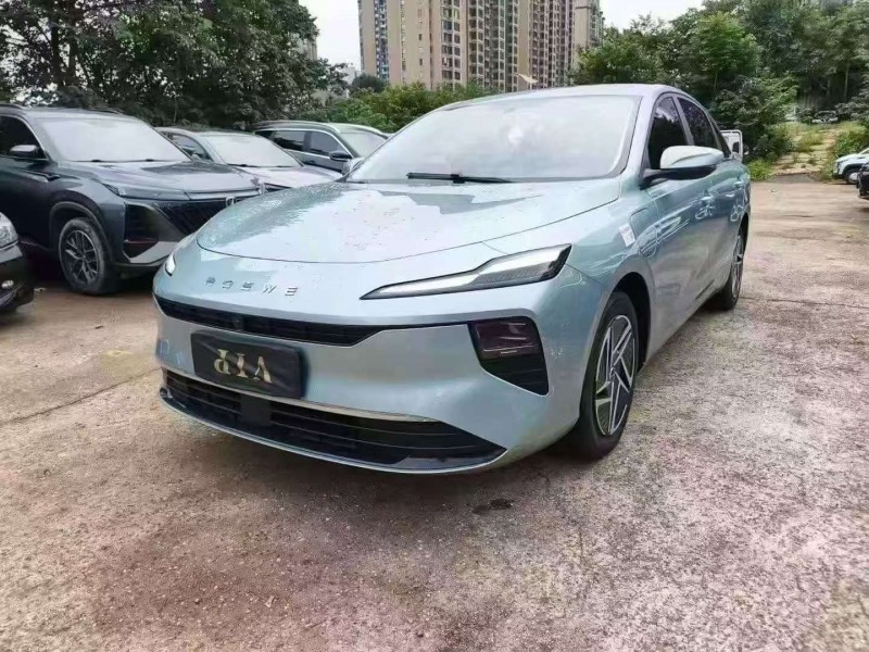 张家界25年荣威D69