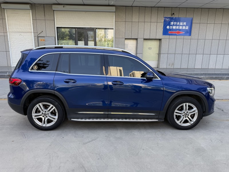 濟寧23年奔馳GLB4
