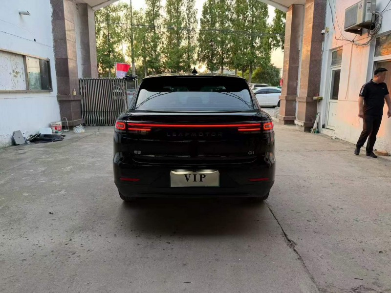 徐州25年零跑汽車C118