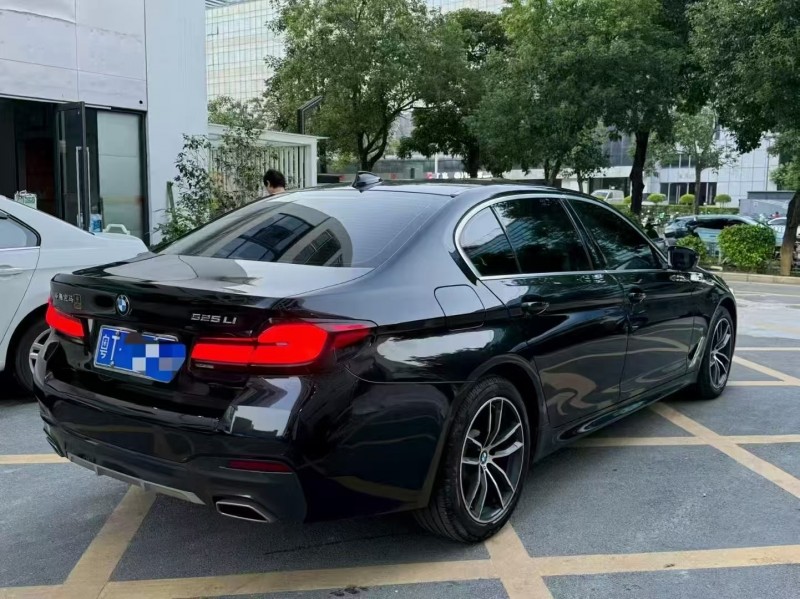 深圳22年寶馬5系8