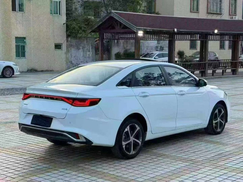 江门22年吉利帝豪8
