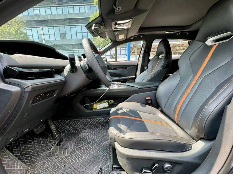 東莞25年長安汽車UNI5