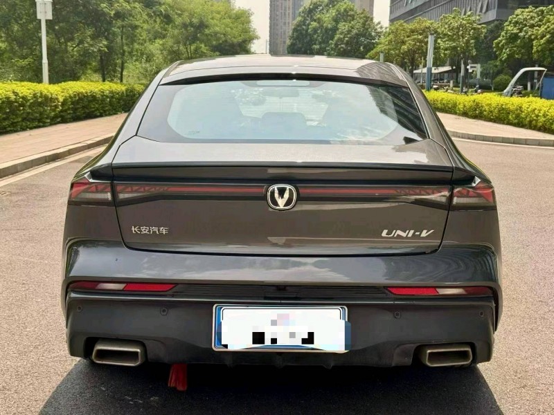 東莞25年長安汽車UNI7