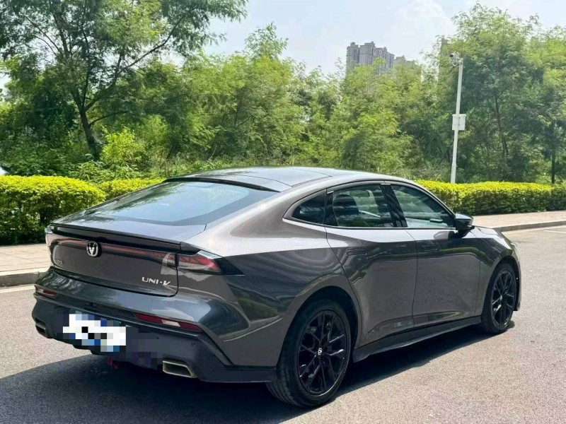 東莞25年長安汽車UNI9