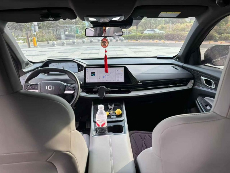 六盤水25年長安汽車啟源6