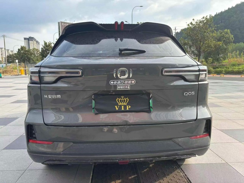 六盤水25年長安汽車啟源9