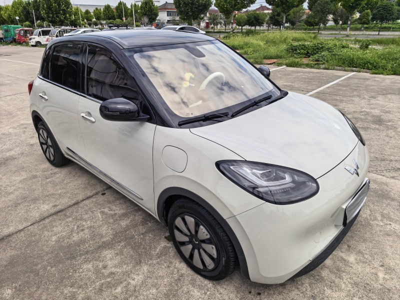 泰州23年五菱汽車繽果3