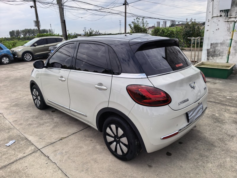 泰州23年五菱汽車繽果6