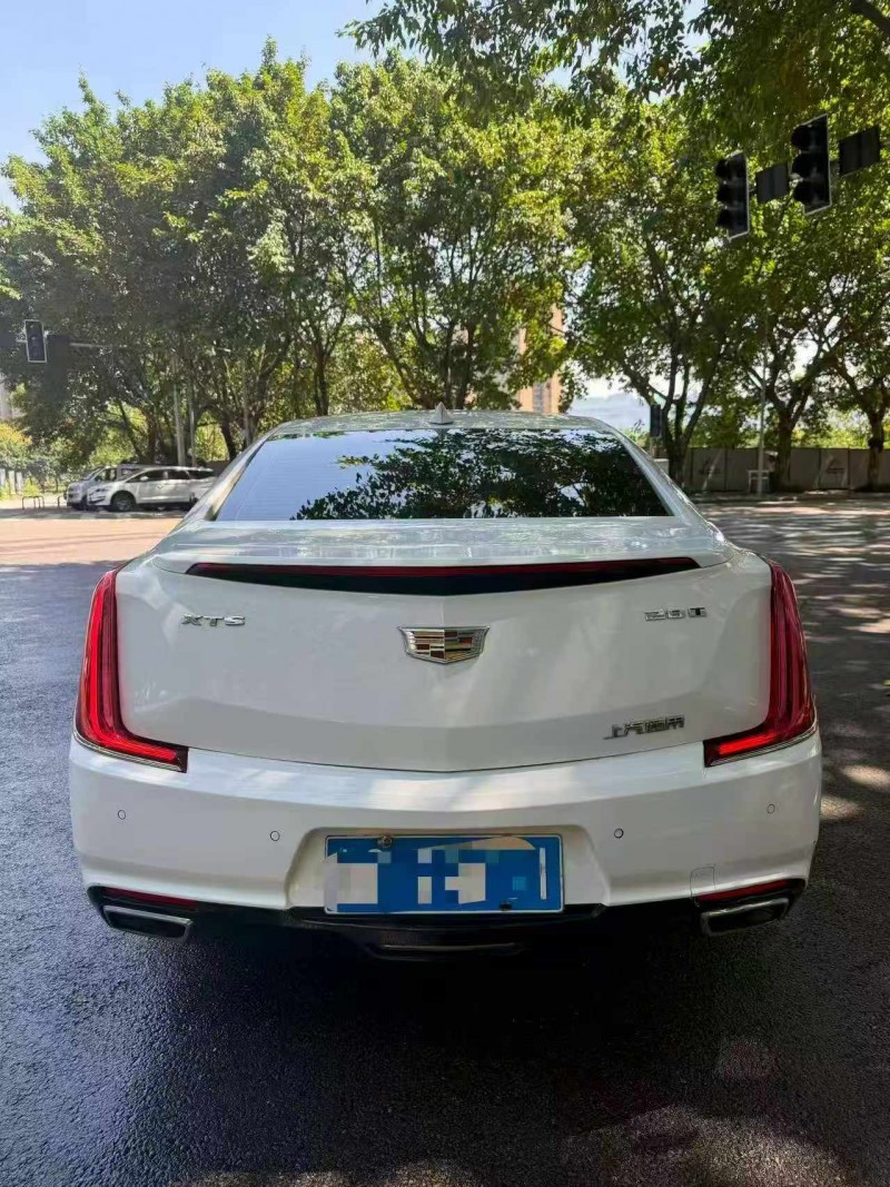 重慶18年凱迪拉克XTS9