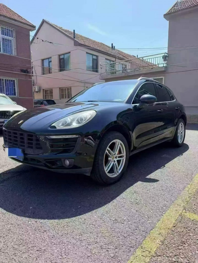 济宁14年保时捷Macan2