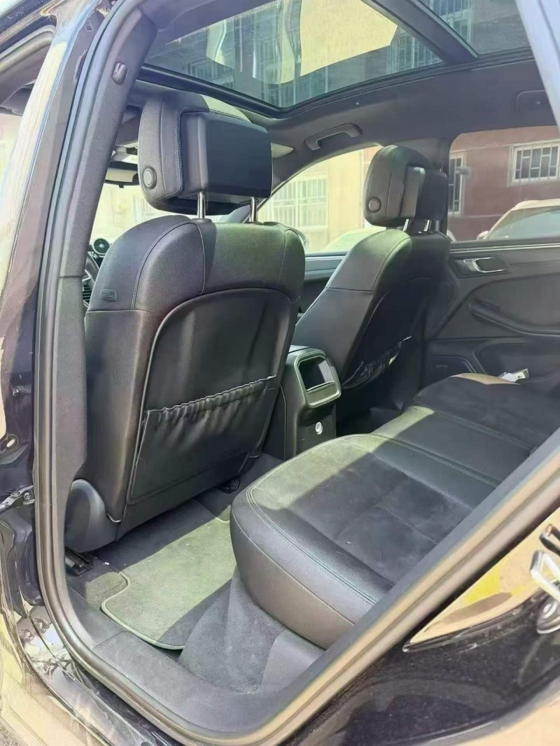 济宁14年保时捷Macan6