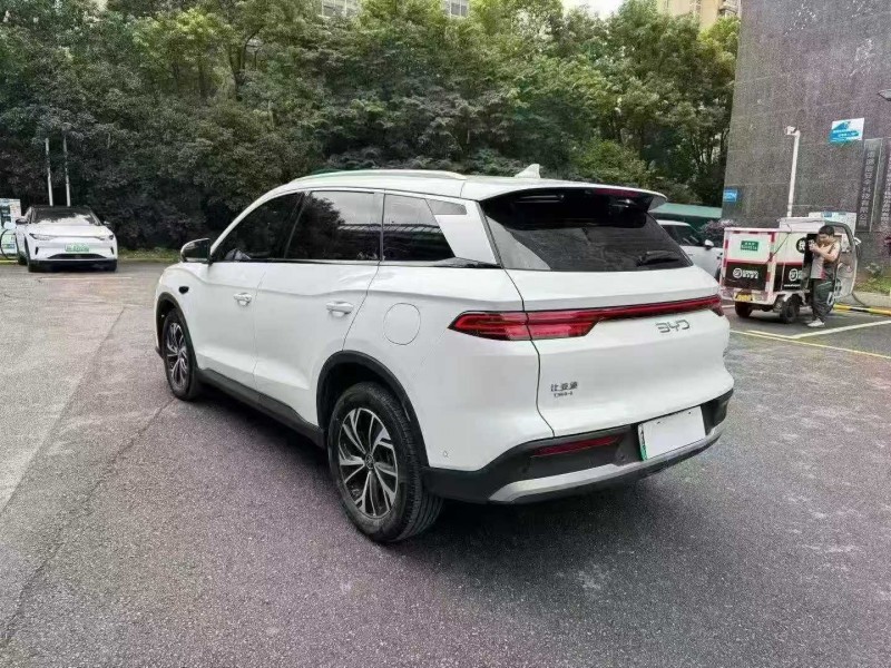 佛山25年比亚迪宋6