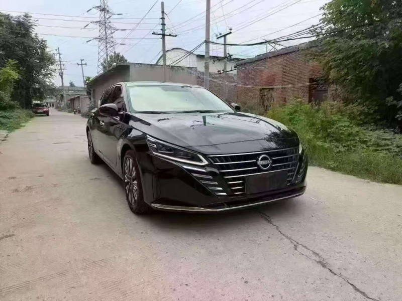 新鄉24年日產天籟3