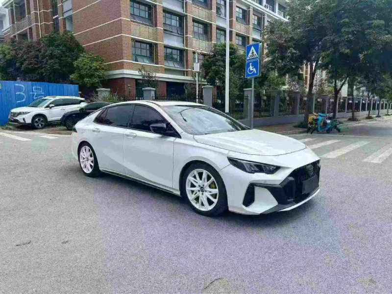 南寧24年傳祺影豹2
