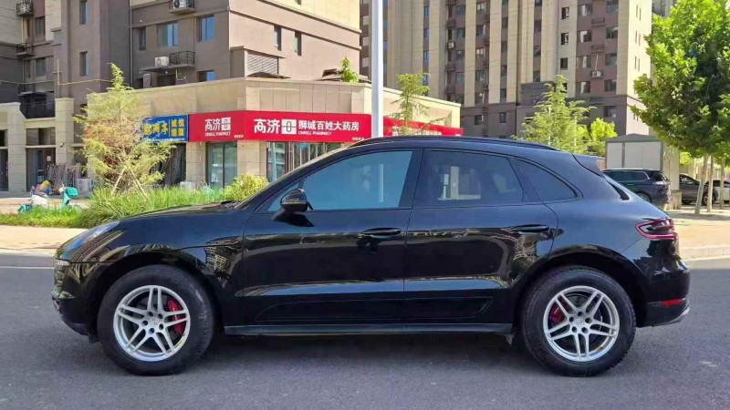 承德15年保时捷Macan9
