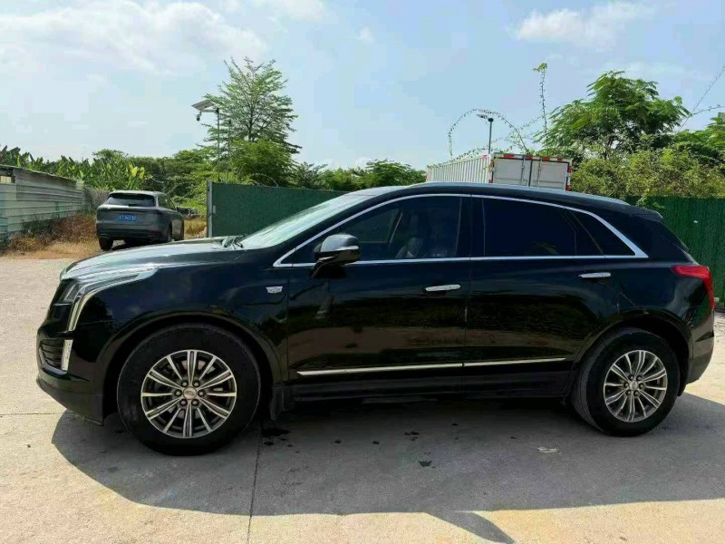 中山19年凯迪拉克XT56