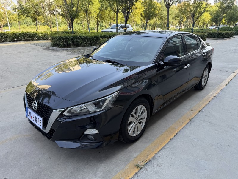 濟寧22年日產天籟3