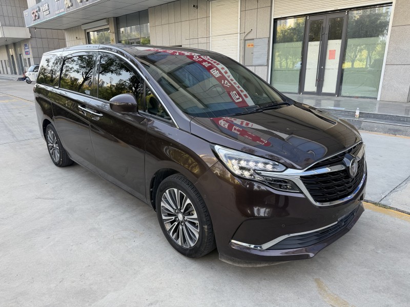 济宁21年别克GL82