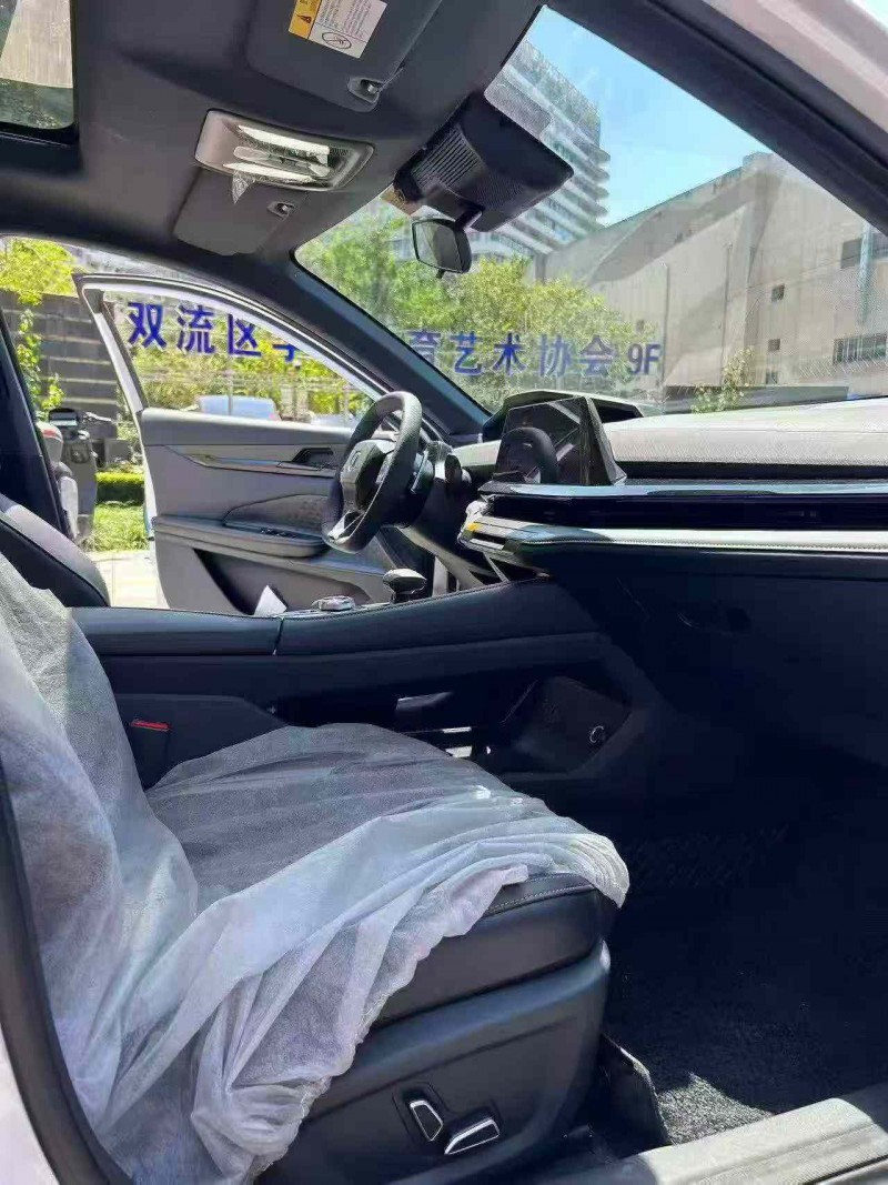 綿陽25年長安汽車UNI5