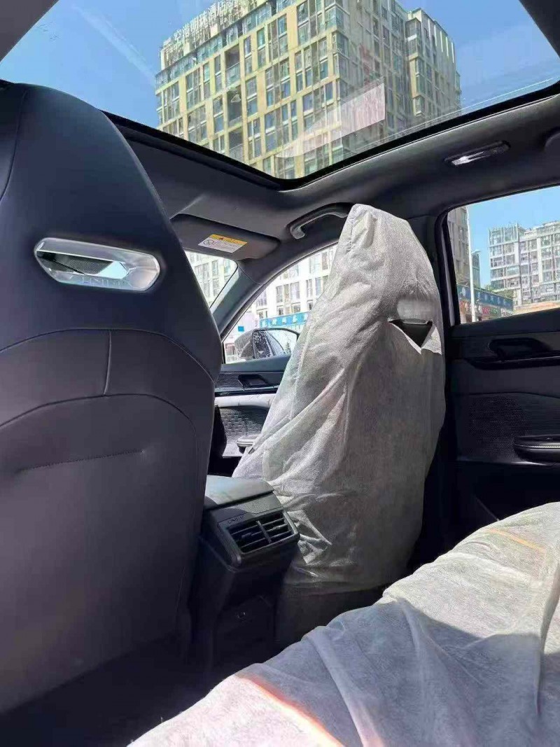 綿陽25年長安汽車UNI7