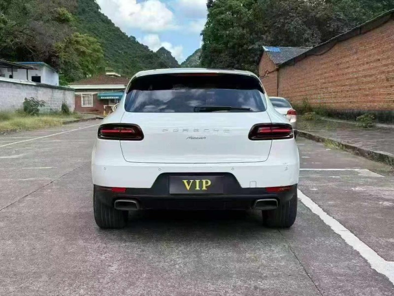 北海18年保時捷Macan8