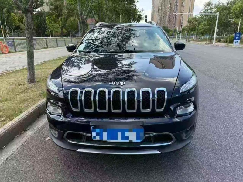 宜昌18年Jeep自由光1
