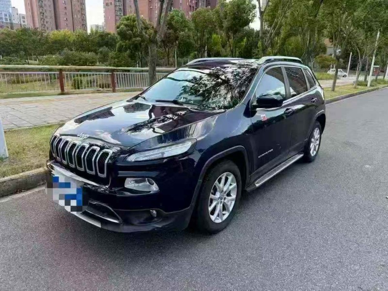 宜昌18年Jeep自由光2