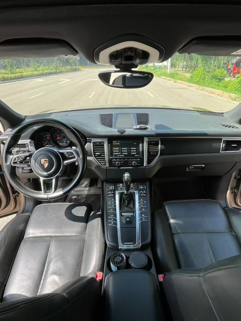 枣庄15年保时捷Macan5