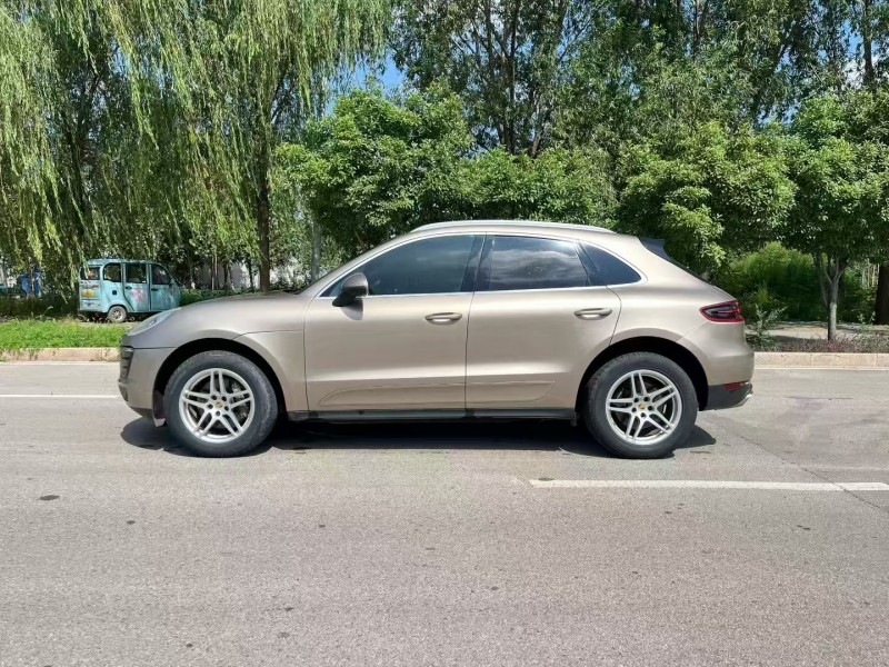 枣庄15年保时捷Macan7